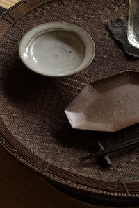 Talieng 竹製円卓｜伝統柄・濃色｜直径49 cm