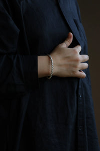 TRADITIONAL SILVER TWIST BANGLE｜SOFT / TIGHT TWIST
